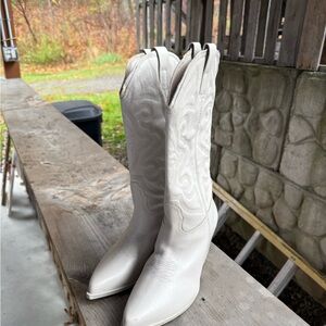 Steve Madden Cream Heeled Cowboy Boots
